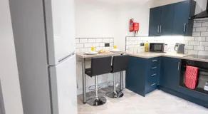 Modern 3B Home, ideal For Families and Contrators! - Image 2