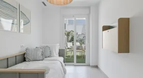 Appartement de vacances avec internet haut débit, terrasse et piscine | Vue jardin | Adapté au travail à distance - Image 2