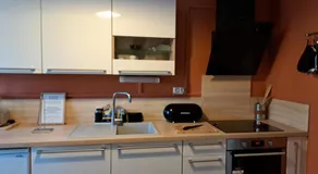Studio Nimes - Clim - Wifi -Cuisine privatif - parking privé - salle de bain commune- balcon - Image 3