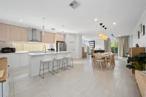 Piara Waters Modern 4BR Family Home near Parks & Shops - Image 3