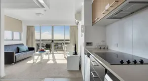 Modern Riverside Suites in Mackay CBD with Pool and Parking - Image 3