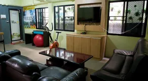 9 Hostel - Image 2