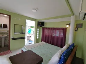 Welcoming 1-bedroom and breakfast with pool - Image 2