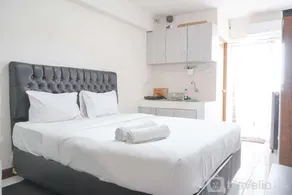 Warm and Cozy Studio at Cinere Resort Apartment By Travelio - Image 2