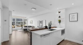 Luxury Waterfront Suite with City Views and AC - Image 2