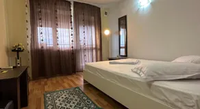 Casa Cu Flori Corbu - Image 2