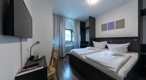 Hotel Central - Image 2