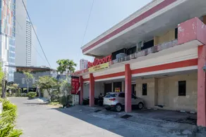 RedDoorz near Bukit Darmo Golf - Image 3