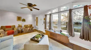 In-ground pool, hot tub, fire pit, massage room! - Image 3