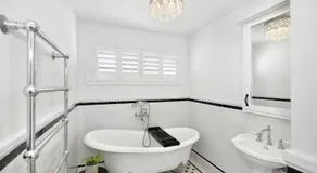 Margaret's Hamptons Beach House - Image 2
