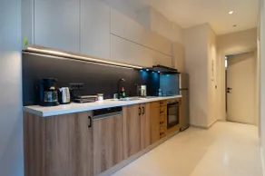 Mystrali 1BD Modern Apt with Private Garden - Image 3