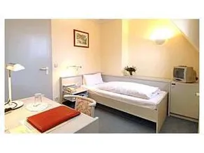 Hotel Gautinger Hof - Ruhig im Fünf-Seen-Land nahe S-Bahn und München - Image 5