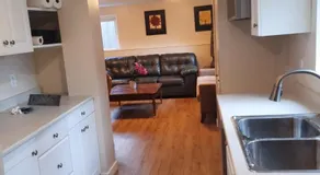 5 Beds 3 Full Bathrooms 3 Bedrooms, Quiet Day & Night, 15 Minutes Walk to 2 Beaches, Large Guest Yard, Kids Gym & Games, 4TVs, Breakfast, WorkStation, Laundry, Kitchen - Image 5