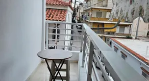 Hidden Gem 2BR Apartment | Loutraki - Image 4