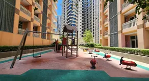 12e Spacious Cozy Suite at The Venice Mall with FREE Parking and Washing Machine - Image 4