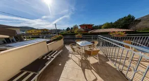 River Hotel - Image 5