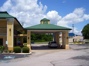 America's Best Inn Chattanooga Hamilton - Image 2
