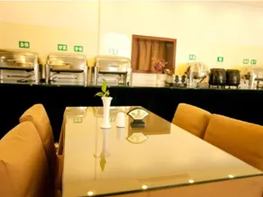 Green Tree Inn Nanjing Zhonghua Gate Subway Station Hotel - Image 3