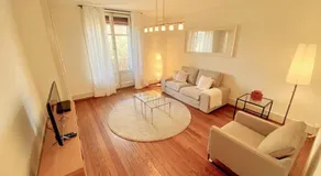 Your bright charming cocoon between lake and city - Image 2