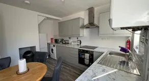 Cosy home near NEC, BHX Bullring & Solihull - Image 4