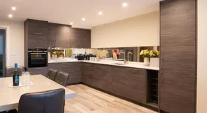 Woodside Houses - Image 4