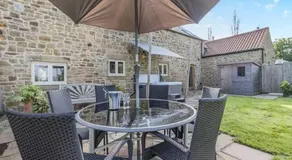 Cosy Home from Home, Private Hot tub, Sunset Views - Image 3