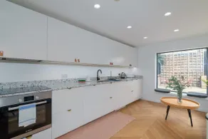 Charming 3BR Home in East London w/Terrace - Image 2