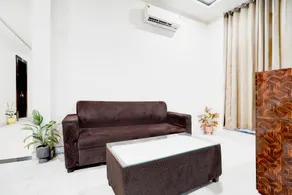 Super Townhouse Narholi Bridge Mathura - Image 3