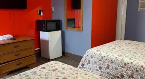 Economy Inn - Image 2