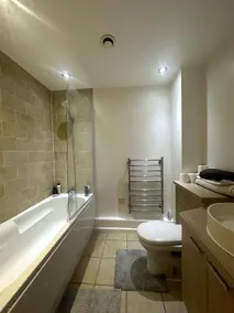 Modern 1BR Apartment In City Centre - Image 2