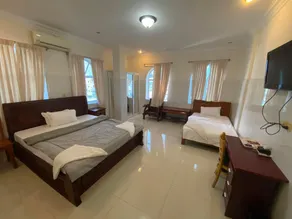 Old Durbar Hotel & Restaurant - Image 2