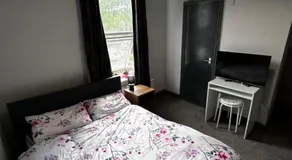 Private ensuite room close to Rotherham city centre 5 - Image 2