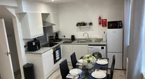 Stylish Apartment in Watford - Image 3