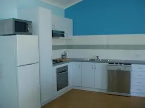 Driftwood Apartments - Image 2