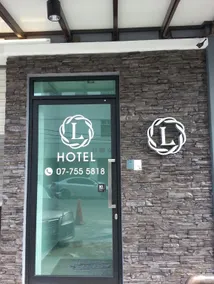 L Hotel - Image 5
