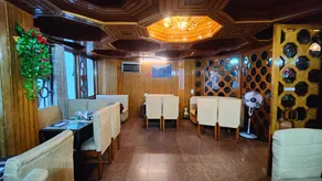 Auckland Hotel and Restaurant - Image 4