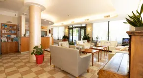 Hotel Crystal - Image 3