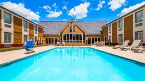 Deluxe Inn Wytheville - Image 2