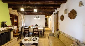 Allaria Villa Traditional Villa - Image 4