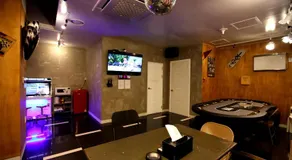 Show Hotel - Image 2