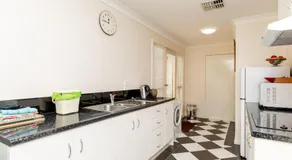 94Best Apartments - Image 4