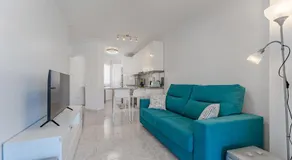 Front Ocean Lovely Modern Cozy Apartment and Garage - Image 2