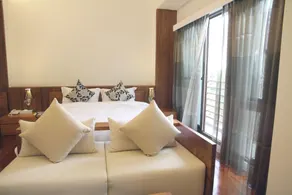 Quiet World Spa Villa - Image 2