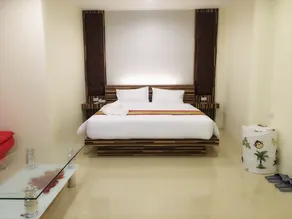 Chansuda Lake View Hotel - Image 2