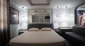 Hotel Show Adult Only - Image 5