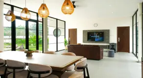 Theolive Arrea - Spacious Private Pool and Backyard - Image 3