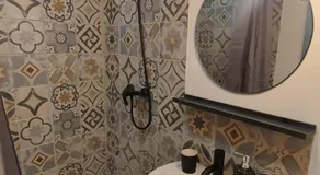 Studio avec salle d'eau, wc et coin cuisine - Image 5