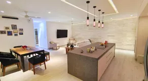 1st Luxury Warehouse - Image 3