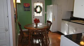 Private Cottage in Carnegie - Close to Downtown - Pet Friendly - Image 5