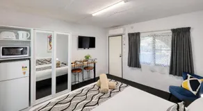 Parkes Federation Motel - Image 3